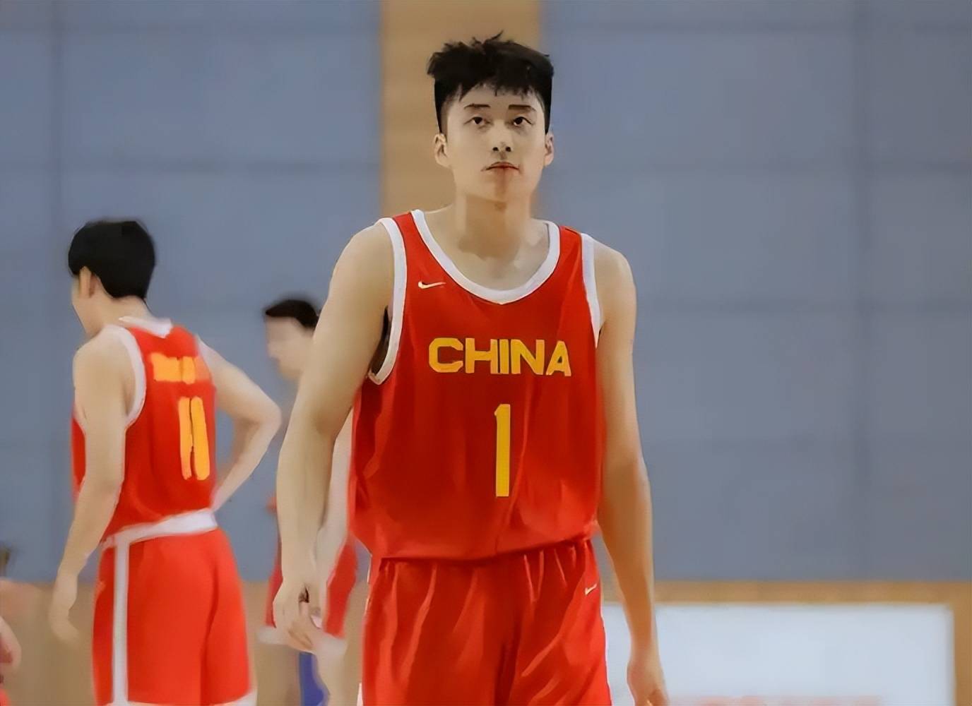 包含青年领军计划激励年轻球员，打造中国篮球未来之星的词条