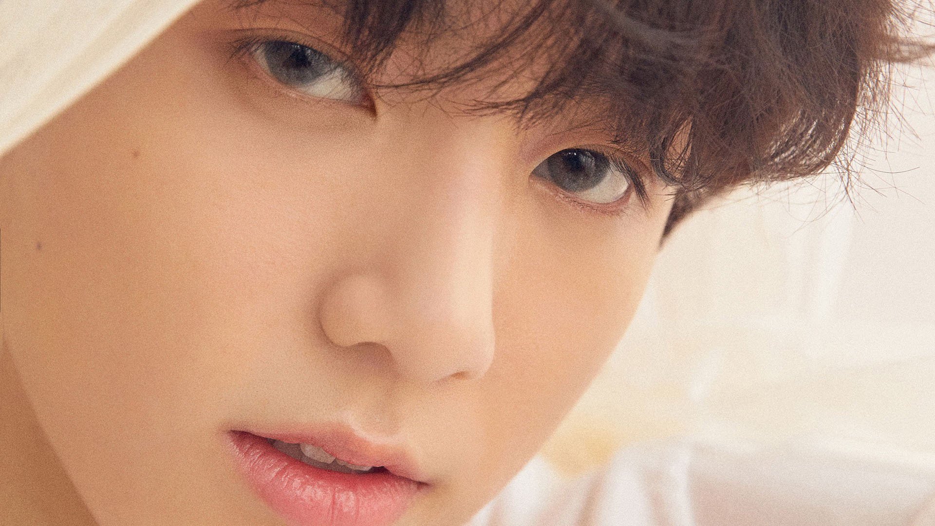 乐鱼电竞在线平台-国际热身赛国足爆冷 球迷反思战术安排，国足打热身赛