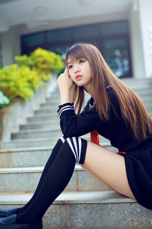 塞维利亚连续制造禁区混乱抢占先机,塞维利亚吧