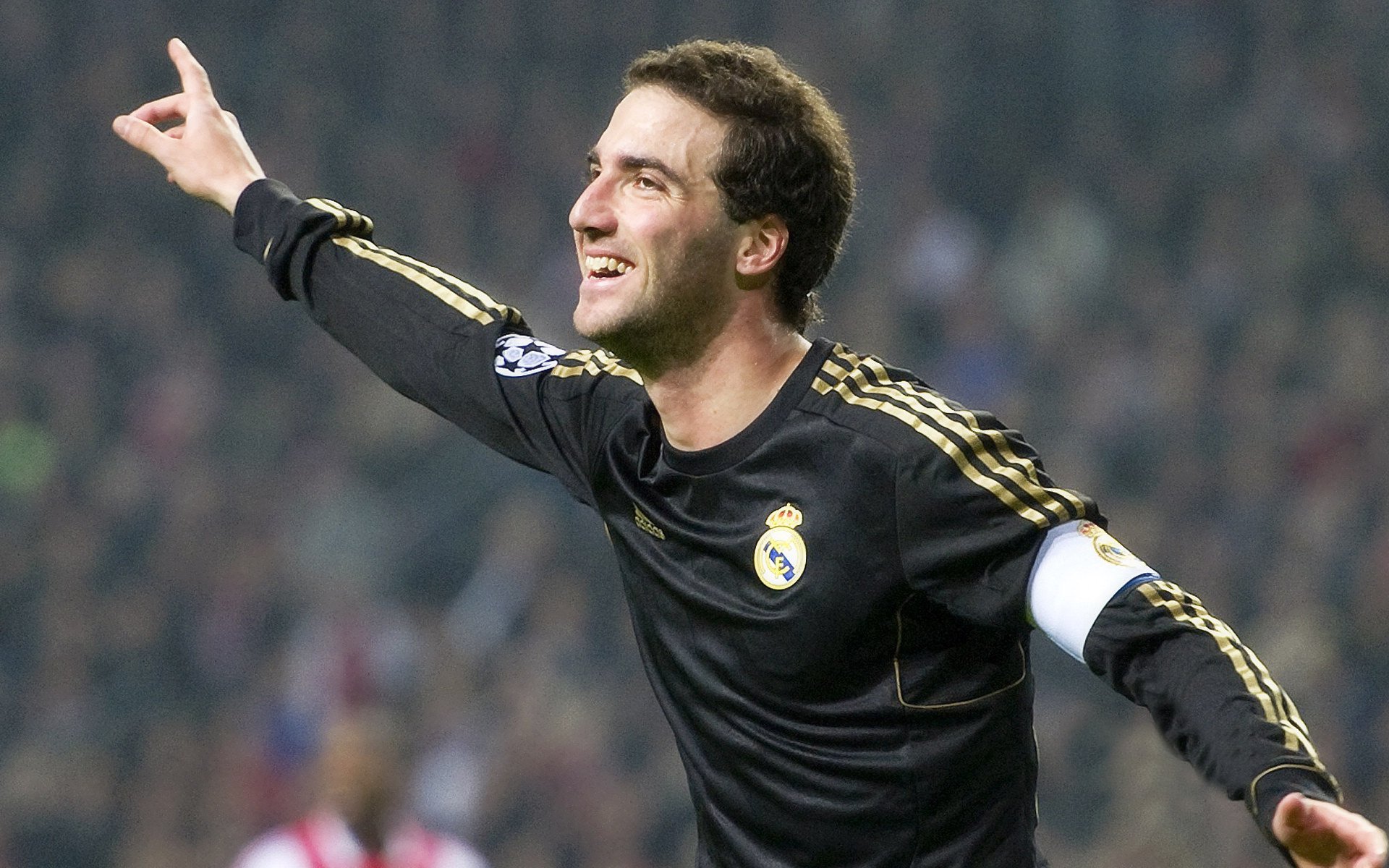 Leyu Sport下载-法甲:巴黎在客场逆转里尔,争冠形势依然胶着,法甲巴黎vs里尔直播